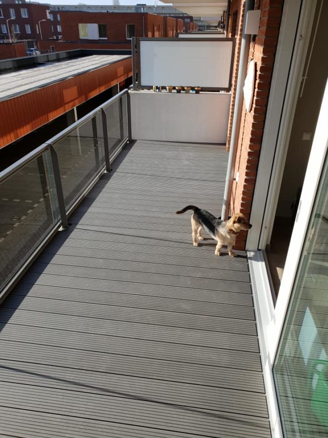 balkonvloer donker hout